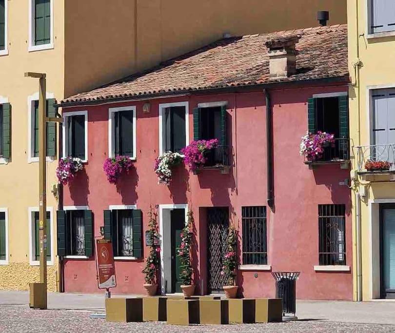 Storico Alloggio Fronte Piazza In Borgo Portello Padua Exteriör bild