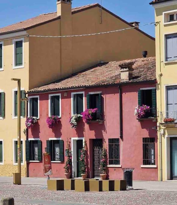 Storico Alloggio Fronte Piazza In Borgo Portello Padua Exteriör bild